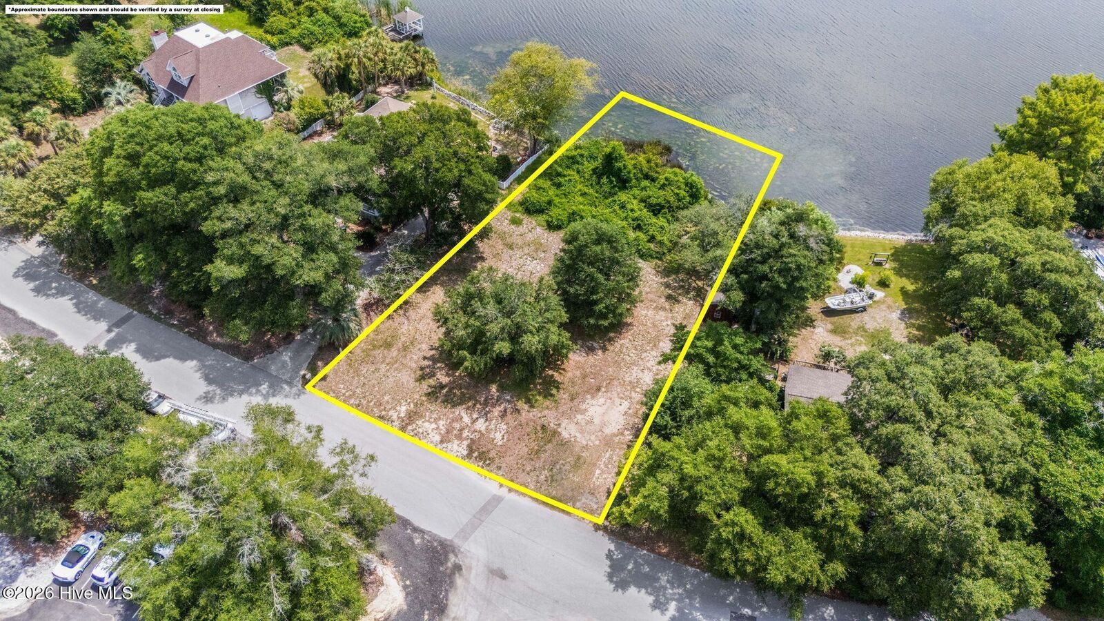 Property Photo:  621 Lakeshore Drive  NC 28468 