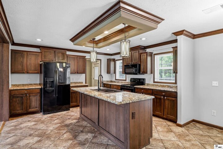 Property Photo:  124 Brook Orchard Boulevard  LA 71203 