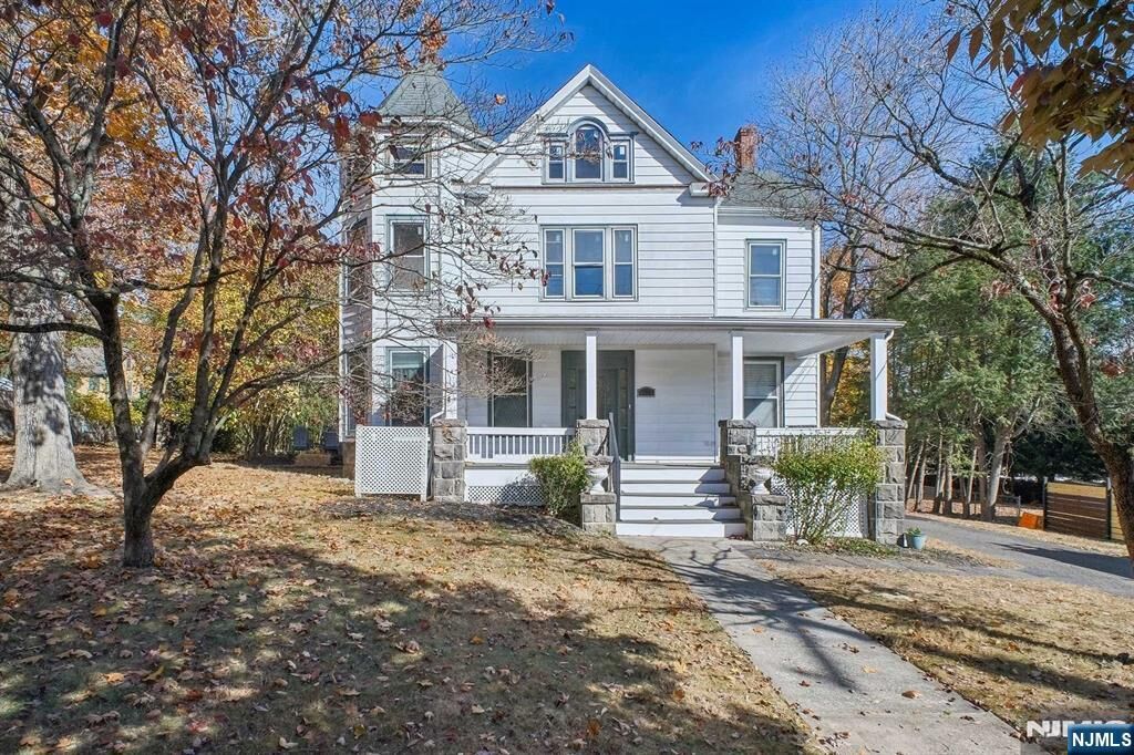Property Photo:  137 Closter Dock Road 2  NJ 07624 
