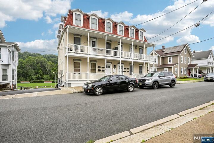 Property Photo:  49-51 Wall Street 4  NJ 07866 
