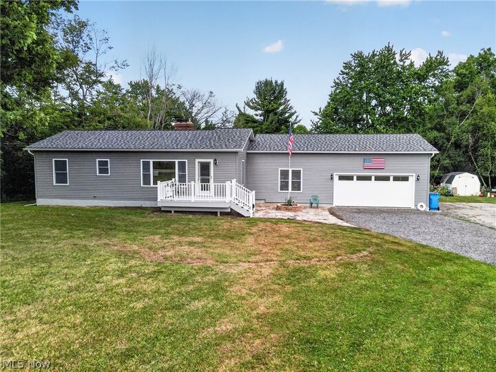 Property Photo: 13813 Ravenna Road OH 44065