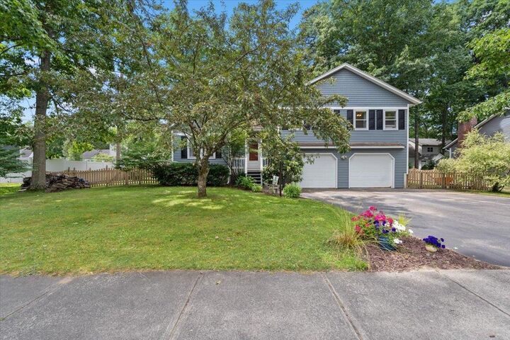 Property Photo:  13 Hillside Circle  VT 05452 