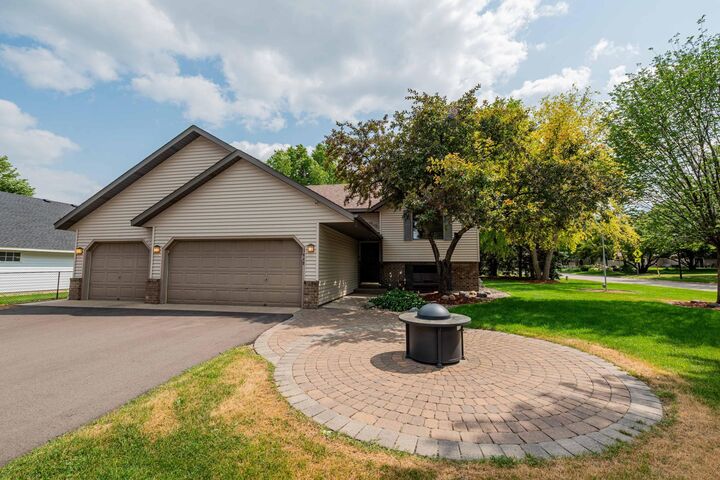 Property Photo: 1449 Aretz Court MN 55386