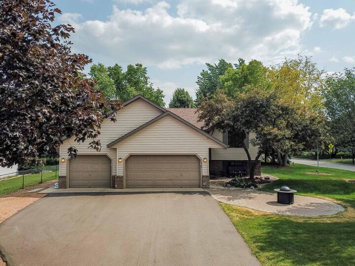 Property Photo: 1449 Aretz Court MN 55386