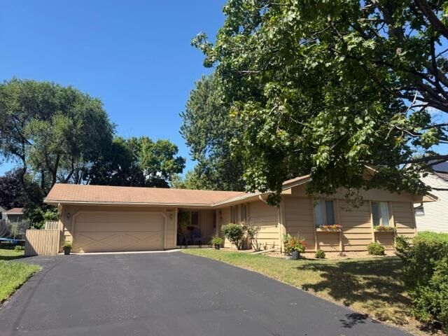 Property Photo:  3901 Louisiana Avenue N  MN 55427 