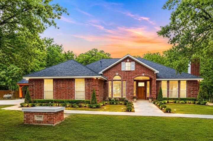 Property Photo:  289 County Road 1170 Road  TX 76234 