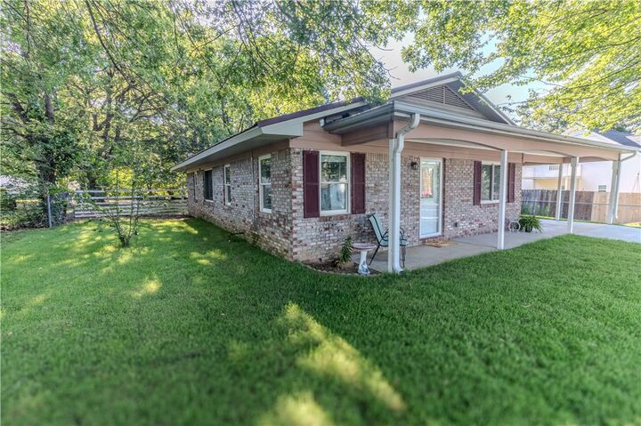 Property Photo:  309 N Neal Street  AR 72753 