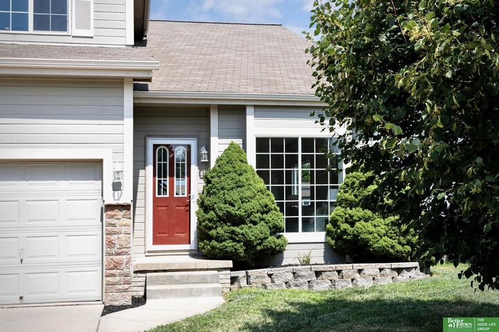 Property Photo:  4815 N 162 Street  NE 68116 