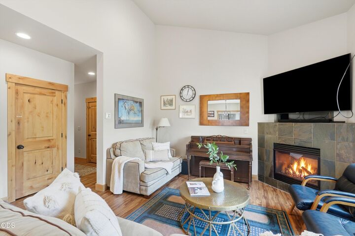 Property Photo:  2737 NW Skyliners Road  OR 97703 