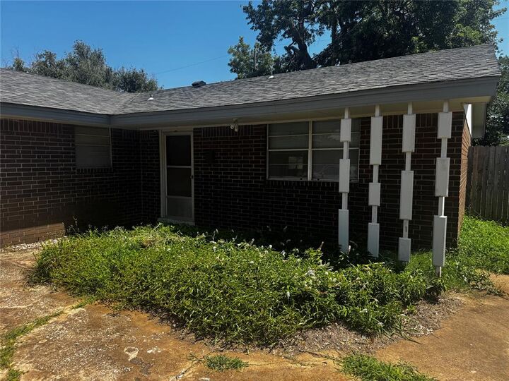 Property Photo:  7904 NW 40th Street  OK 73008 
