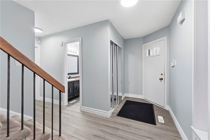 Property Photo:  20 Mansfield Street  ON L6S 2Y4 