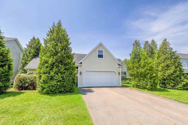 Property Photo: 65 Alderwood Avenue PE C1A 7J9
