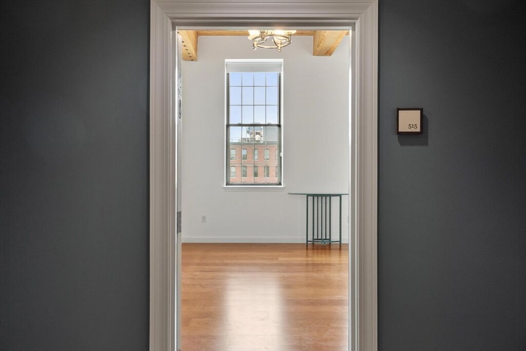 Property Photo:  52 Lawrence Drive 515  MA 01854 