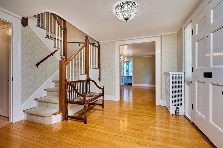 Property Photo:  15 Barrett Place  MA 01060 