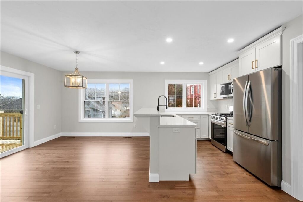 Property Photo: 33 Third 33 MA 01602