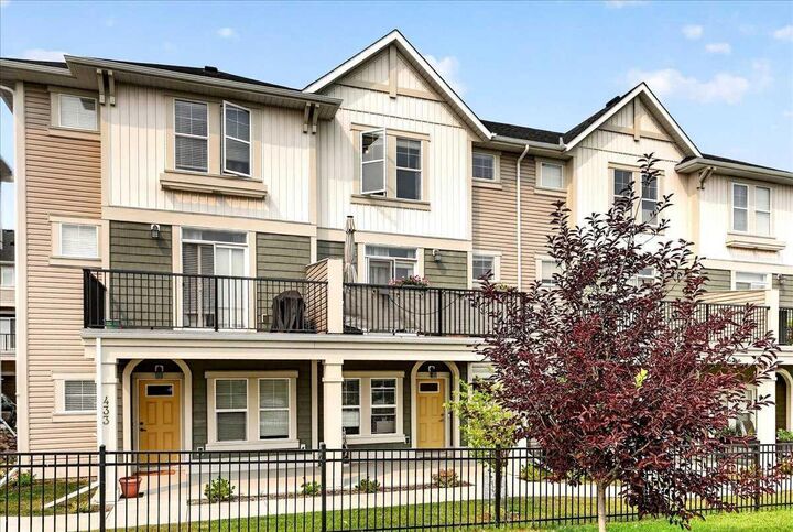 Property Photo: 435 South Point Lane SW AB T4B 5G8
