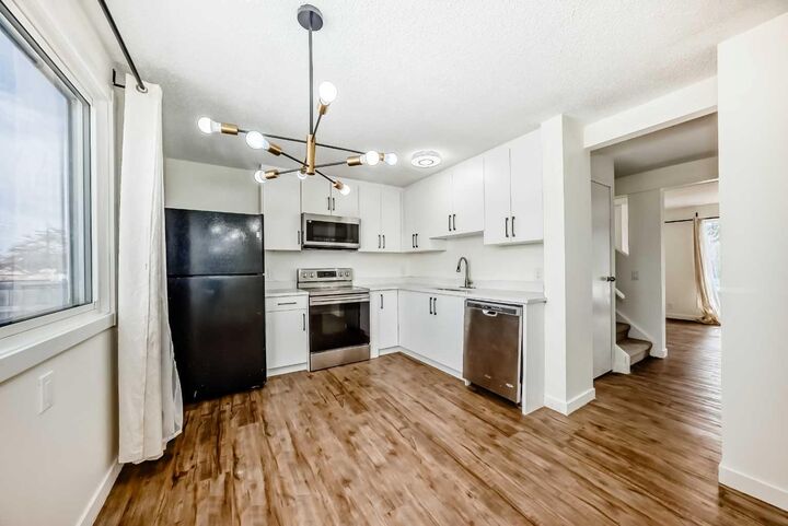 25 Erin Ridge Road SE — photo 1