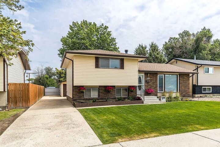 Property Photo: 189 Hull Crescent NE AB T1C 1C9