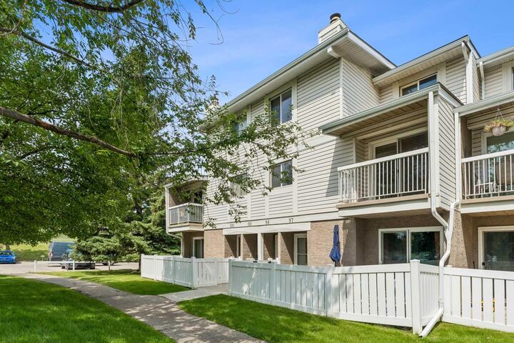 3015 51 Street SW 101 — photo 1
