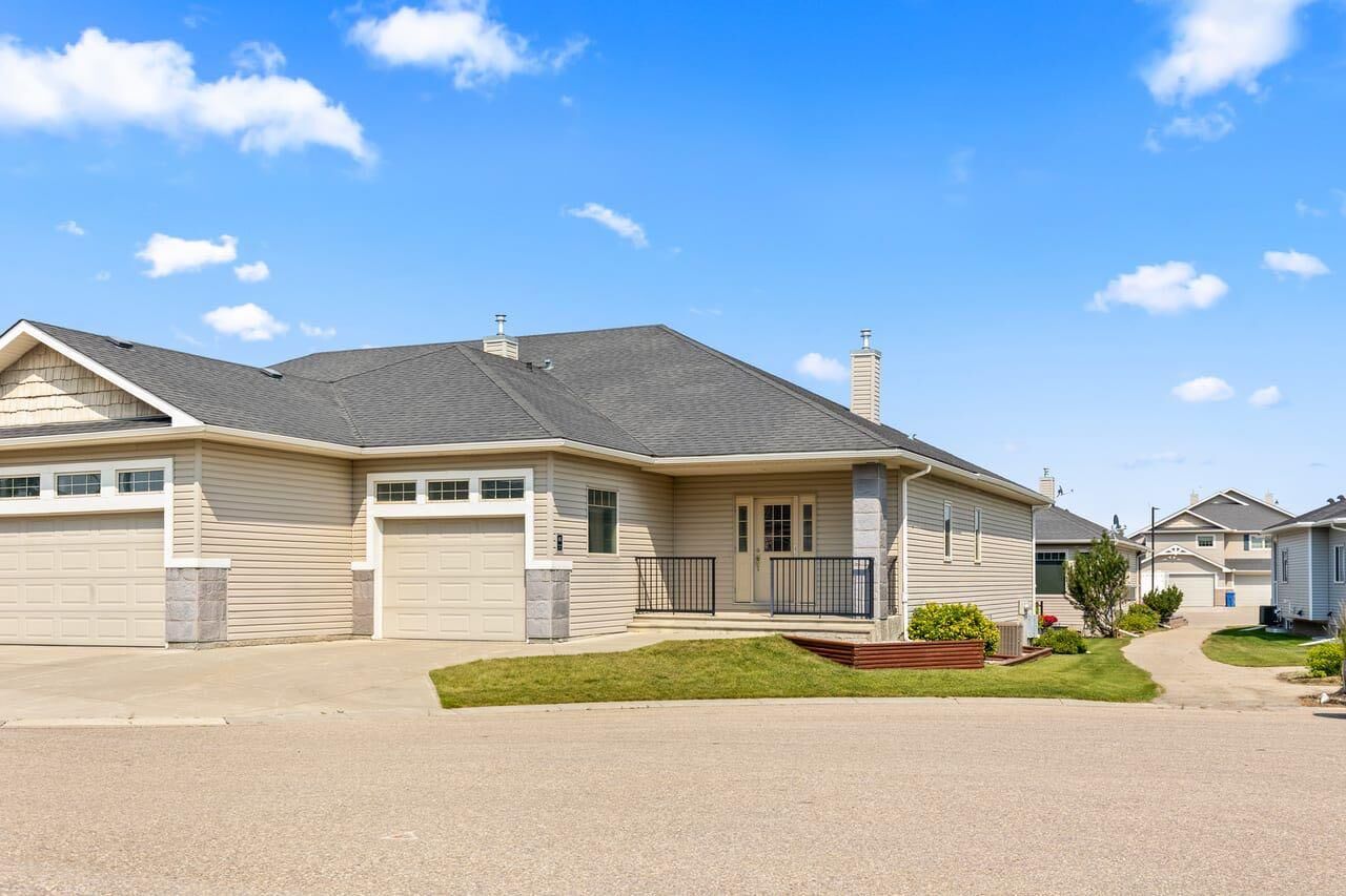 Property Photo:  45 Stromsay Gate  AB T0M 0N0 