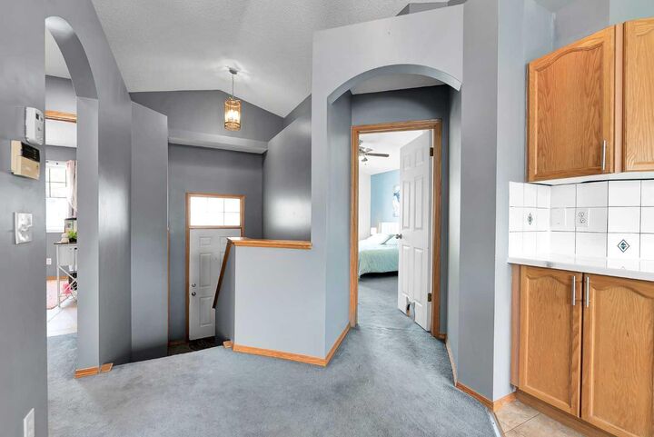 Property Photo:  21 Erin Meadow Manor SE  AB T2B 3P6 