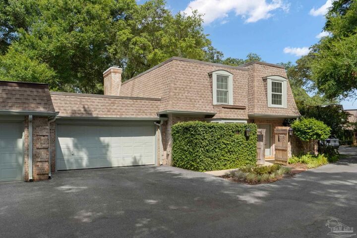 Property Photo:  411 Bayshore Dr B  FL 32507 