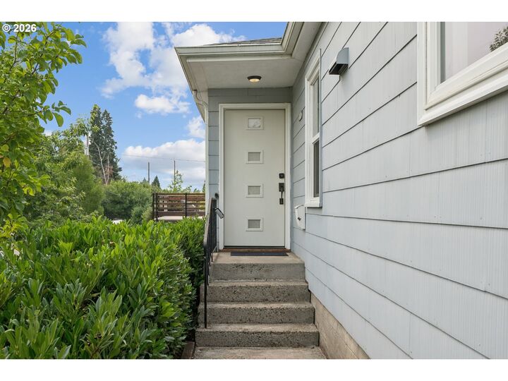 Property Photo:  1519 N Jarrett St  OR 97217 