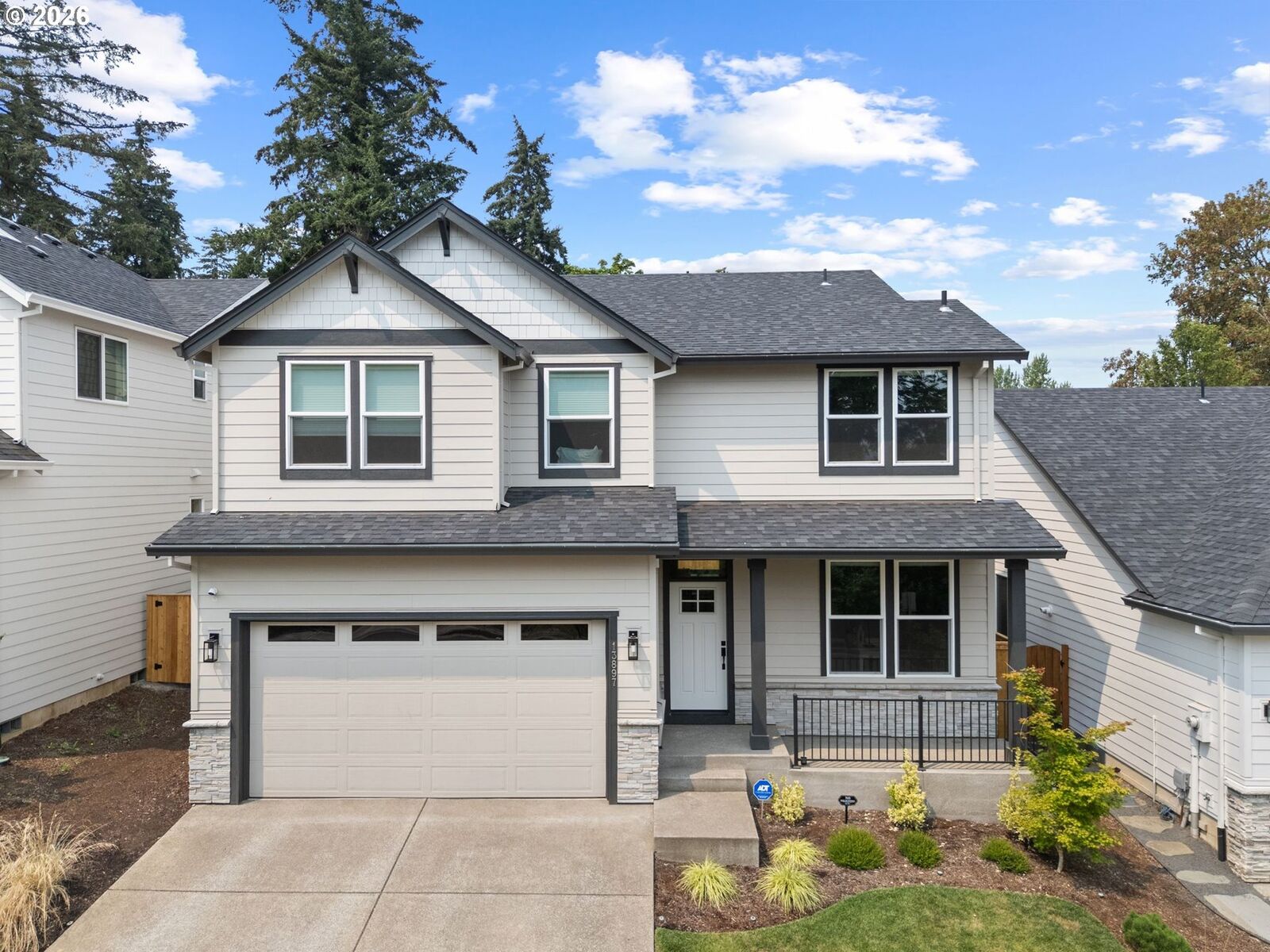 Property Photo: 13897 SE Piper Cub Way OR 97267