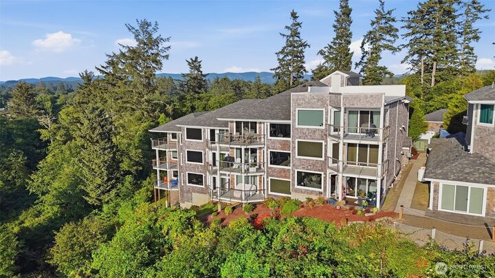 Property Photo: 2815 Willows Road 338 WA 98644