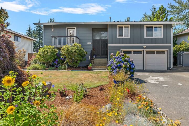 Property Photo:  11621  19th Avenue SW  WA 98146 