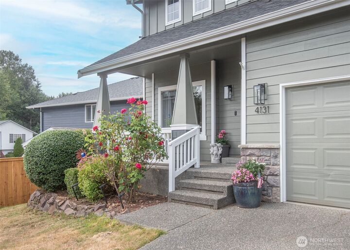 Property Photo:  4131  142nd Street SE  WA 98012 