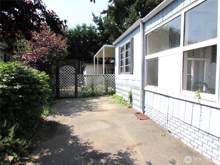 Property Photo:  24222  54th Avenue W 67  WA 98043 