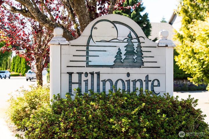 Property Photo:  5724  Hillpointe Circle  WA 98037 