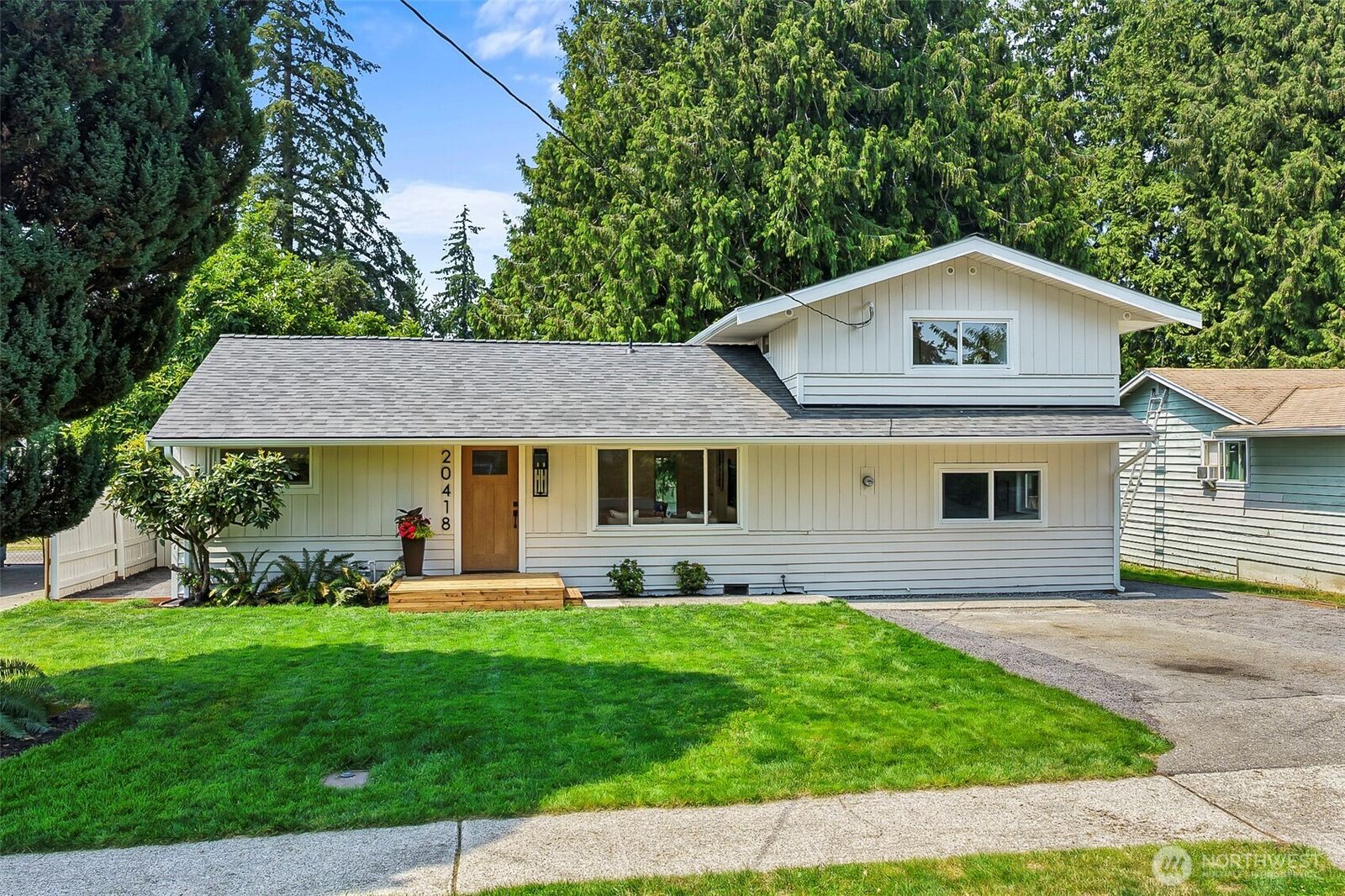 Property Photo:  20418  54th Avenue W  WA 98036 