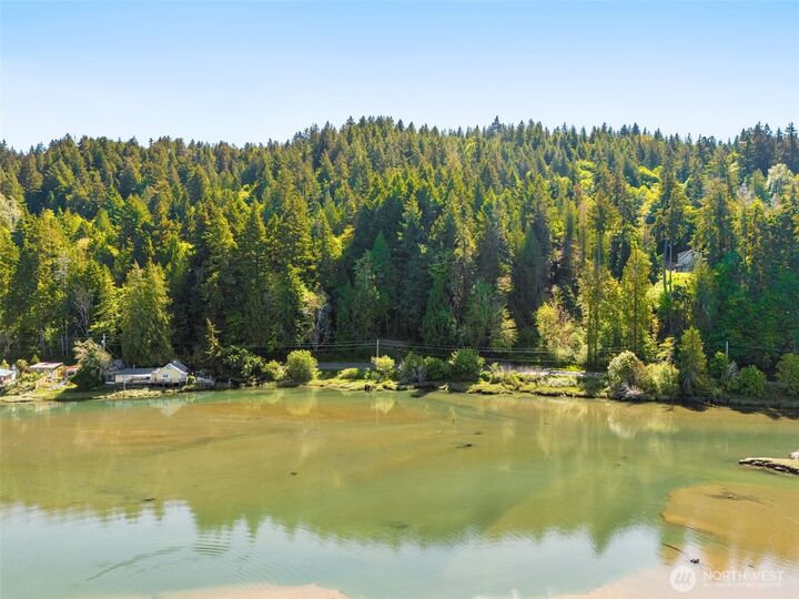 Property Photo: 3692 E State Route 106 WA 98592