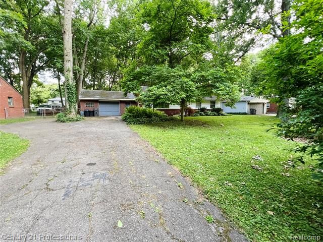 Property Photo: 21900 Ulrich Street MI 48036