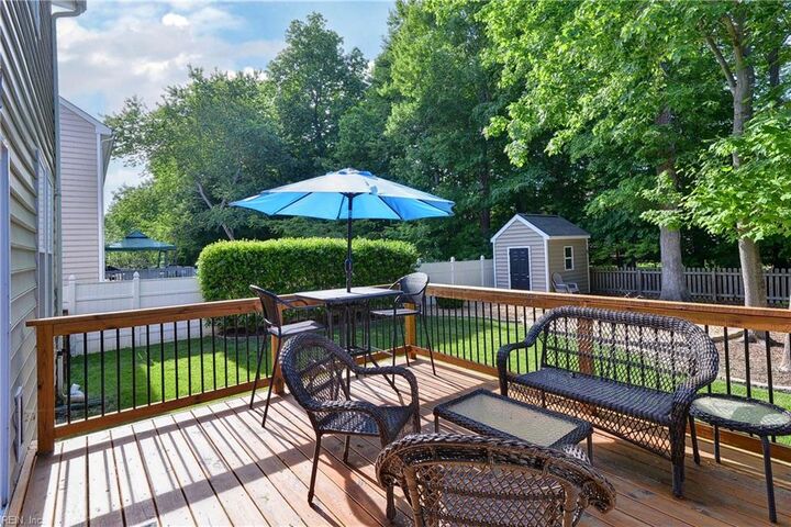 Property Photo:  104 Yardarm Ct  VA 23185 