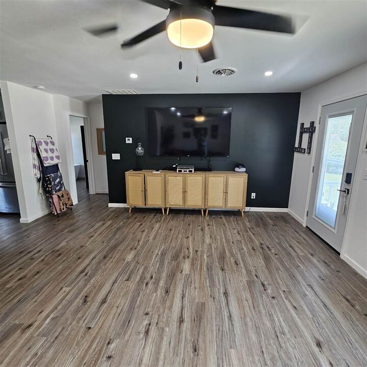 Property Photo:  409 Maple Nut Drive  IN 47330 