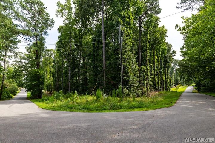 Property Photo:  21 Rocky Branch Circle  NC 27551 