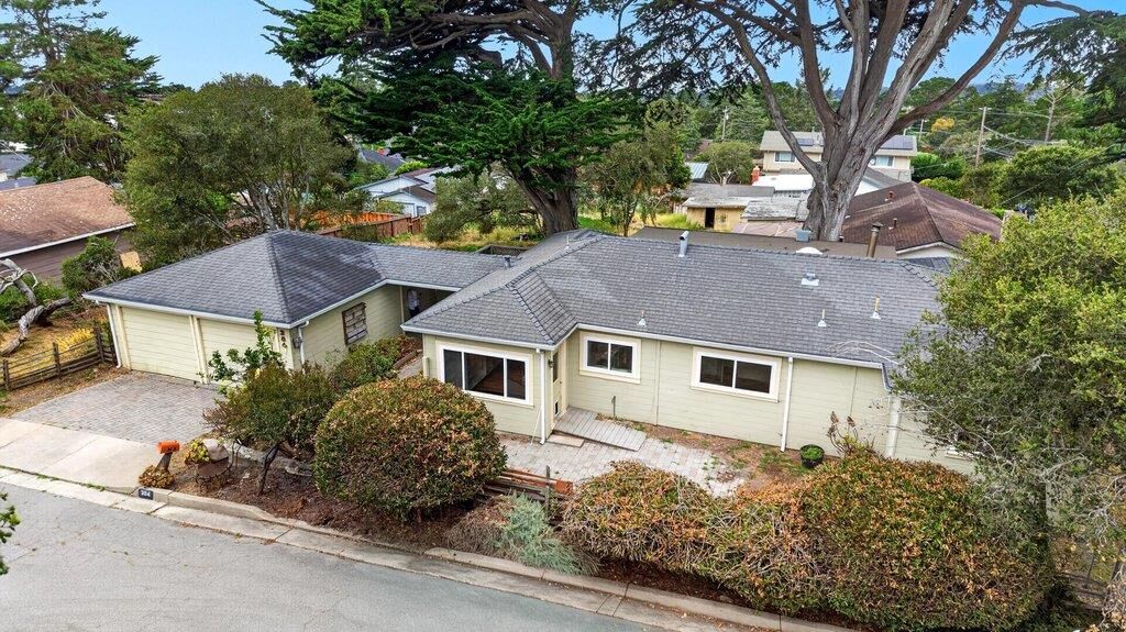 Property Photo:  304 Stuart Avenue  CA 93950 