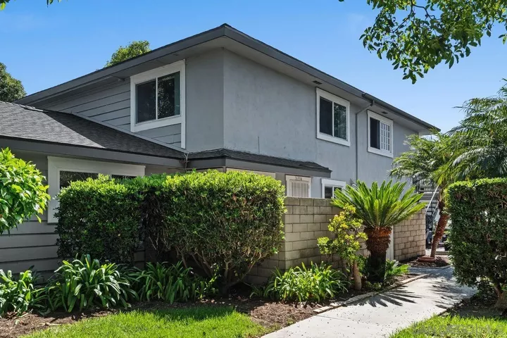 Property Photo:  16394 Del Oro Cir 135  CA 92649 