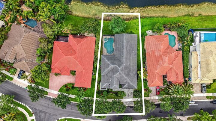 Property Photo:  1164 Ginger Circle  FL 33326 