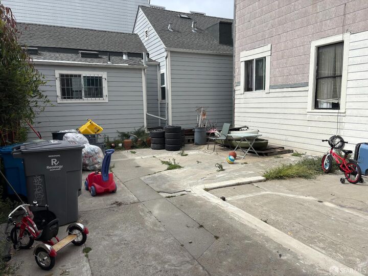 Property Photo: 2437-2441 24th Street CA 94110