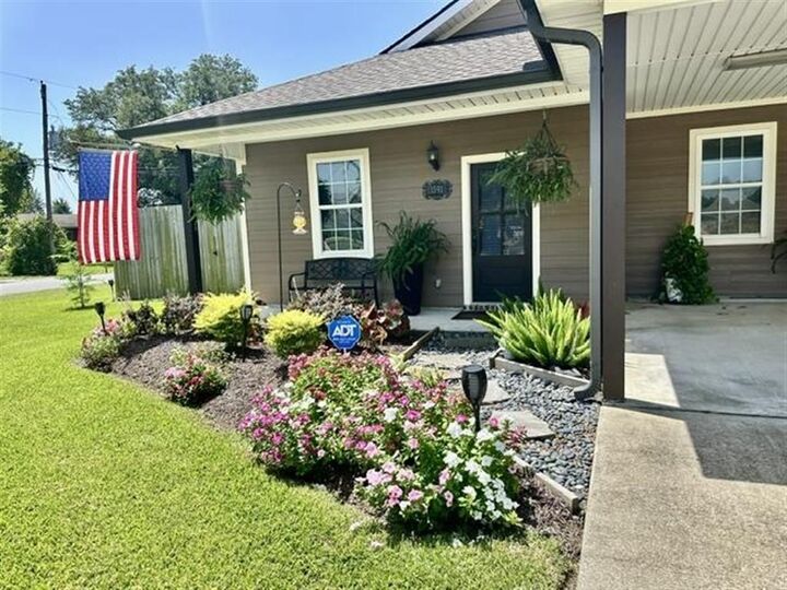Property Photo: 1591 Melvin Lane LA 70605