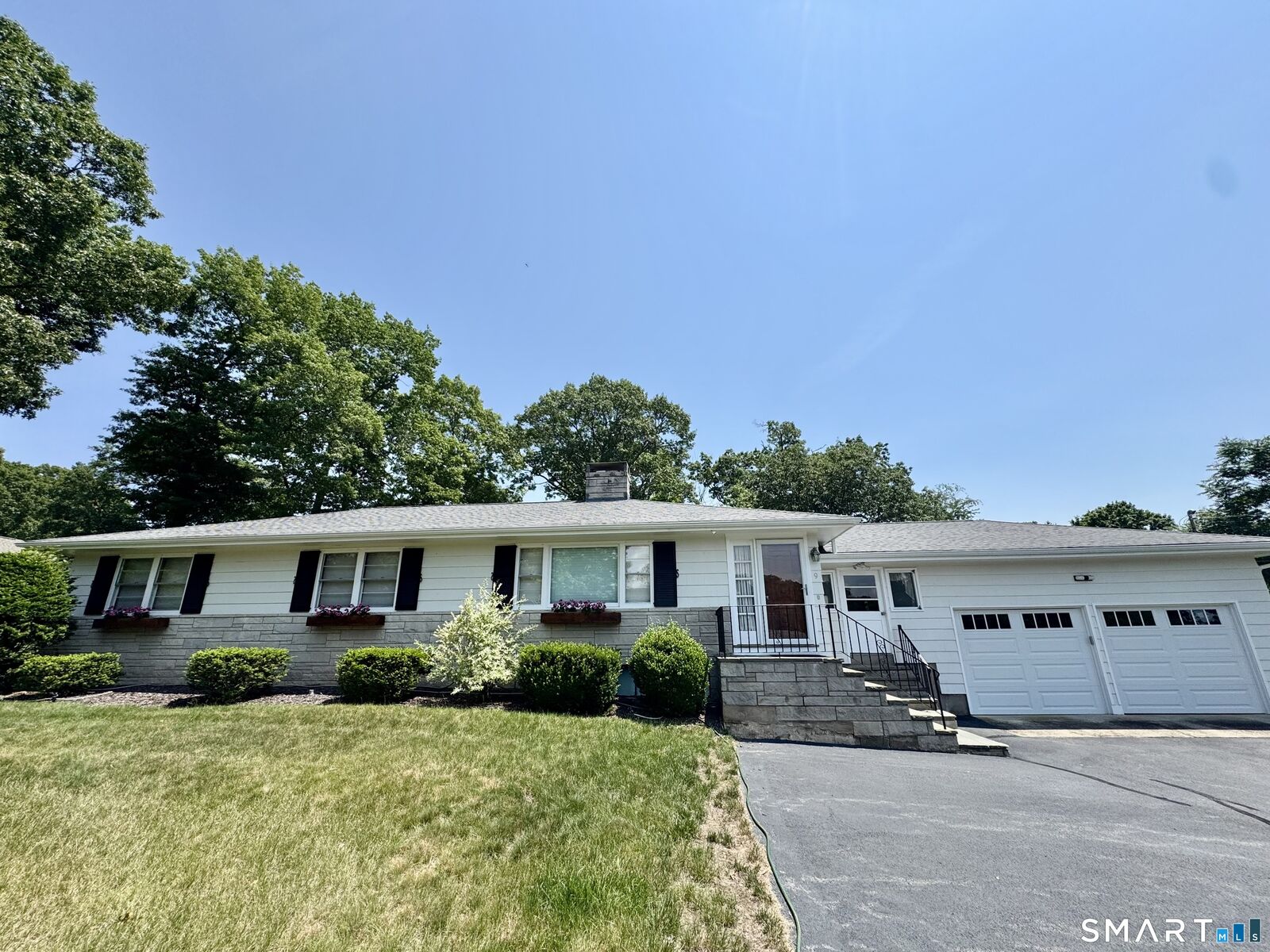 Property Photo:  9 Knollwood Drive  CT 06405 