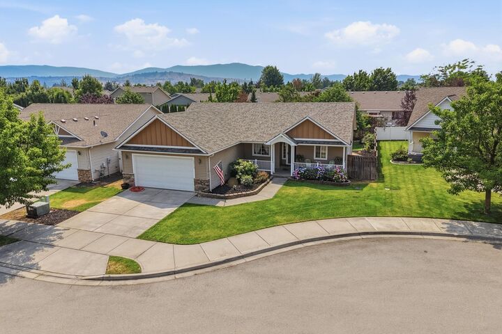 Property Photo:  19512 E Knox Ave  WA 99016 