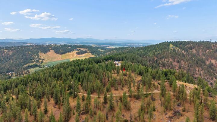 Property Photo: 16500 N Abigail Ln WA 99208