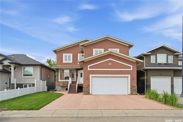 315 Waters Crescent — photo 1