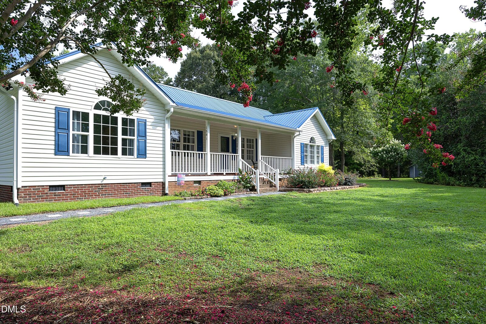 Property Photo: 1581 Deep River Road NC 27330