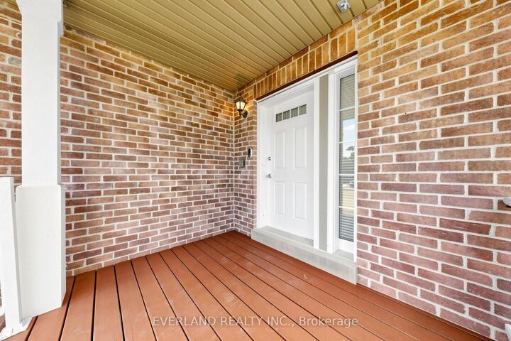 Property Photo: 5588 Highbank Road ON L5M 6E4